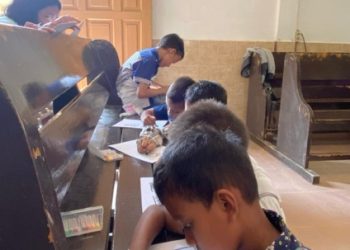 DISTRIBUSI DIGNITY KIT DAN TRAUMA HEALING BERKELANJUTAN UNTUK PEREMPUAN PENYINTAS BENCANA SUMATRA UTARA